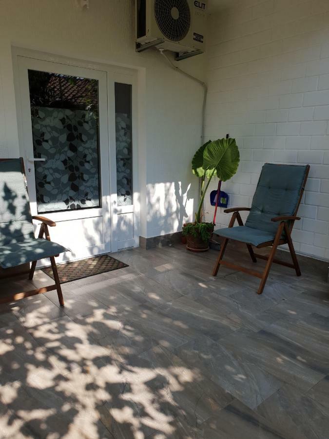 Apartman Nicolle Brzac Exteriör bild